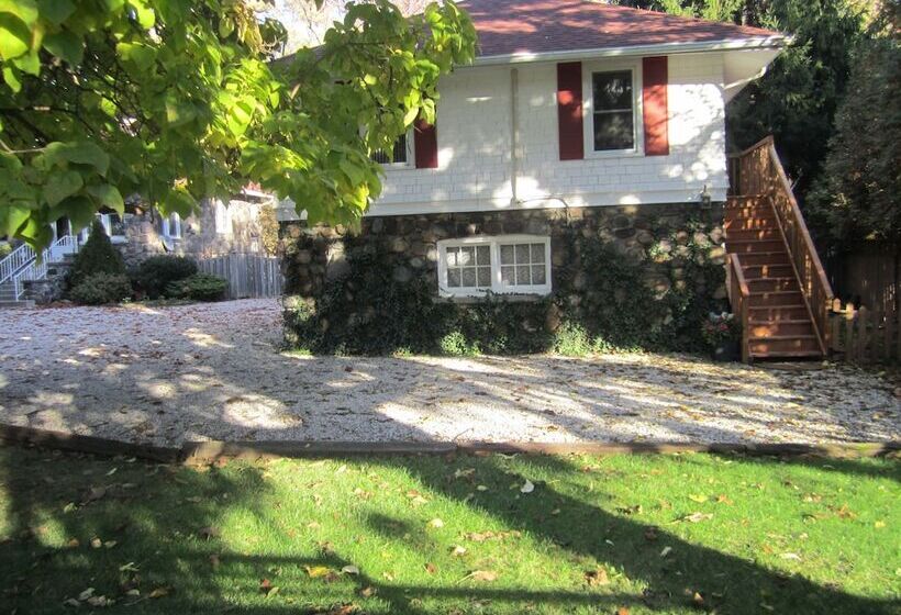 Panzió Dancing Tree Guest Suite