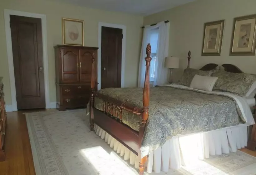 Robinsong Bed And Breakfast