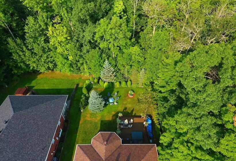 Tucked Inn The Harbour Bed & Breakfast