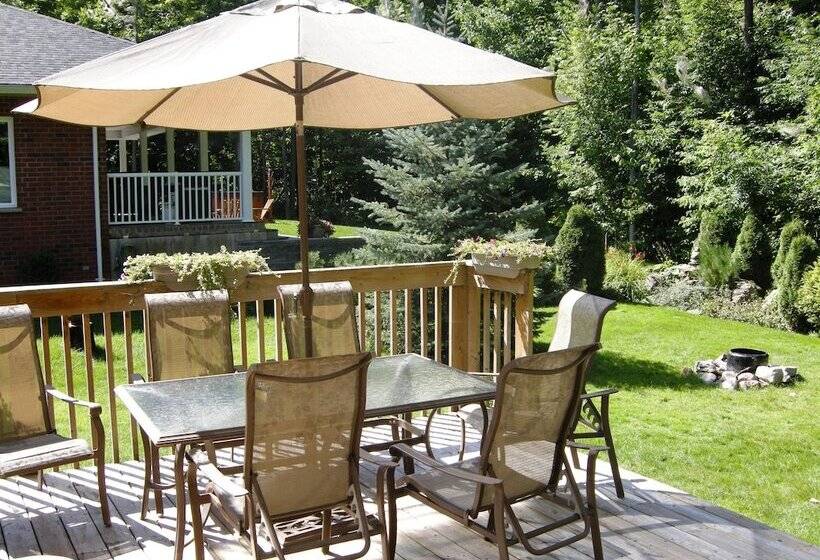 Tucked Inn The Harbour Bed & Breakfast