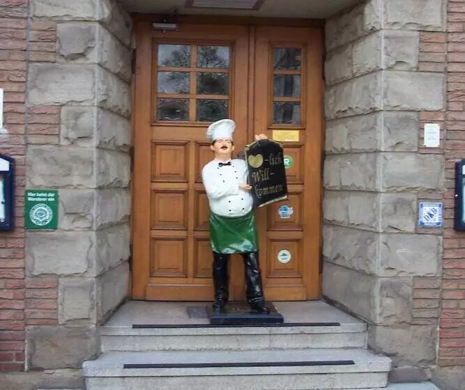 هتل Am Dreienberg