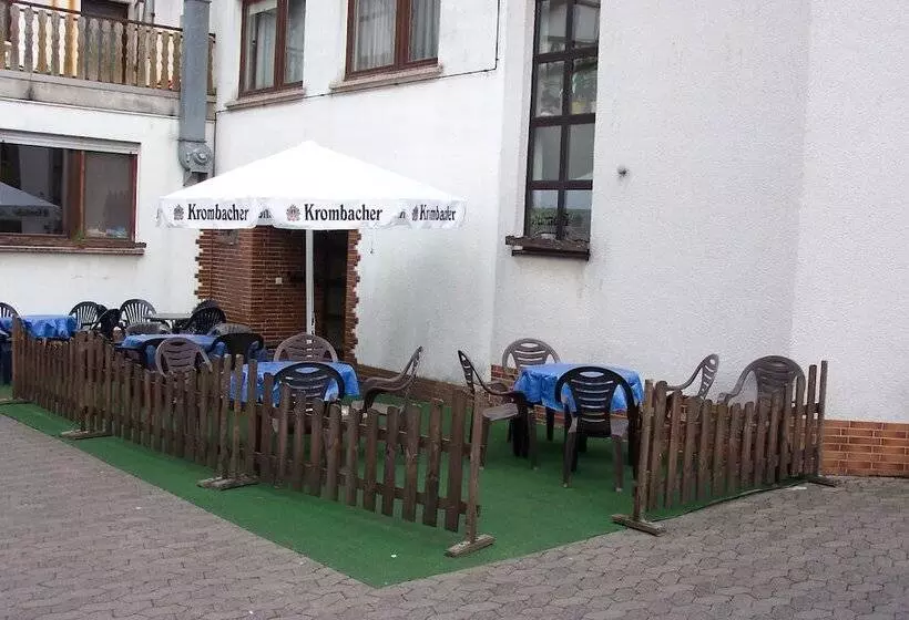 هتل Am Dreienberg