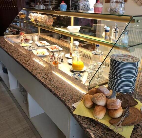 فندق Cafe Meynen