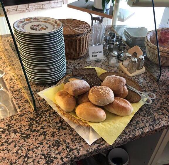 فندق Cafe Meynen