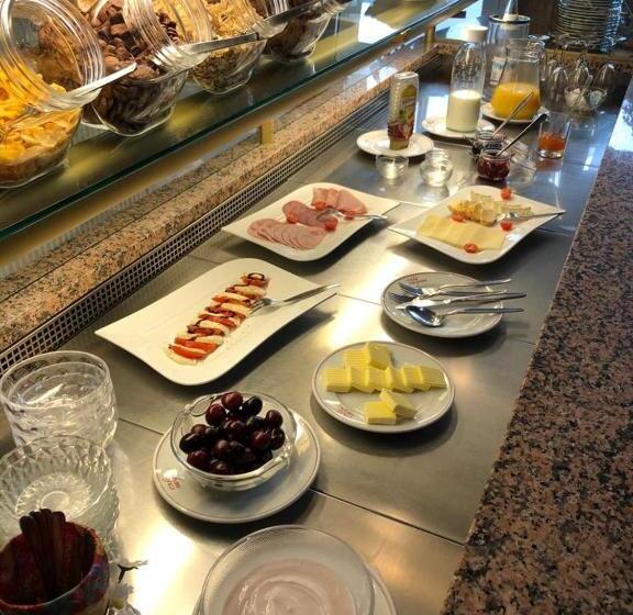 فندق Cafe Meynen