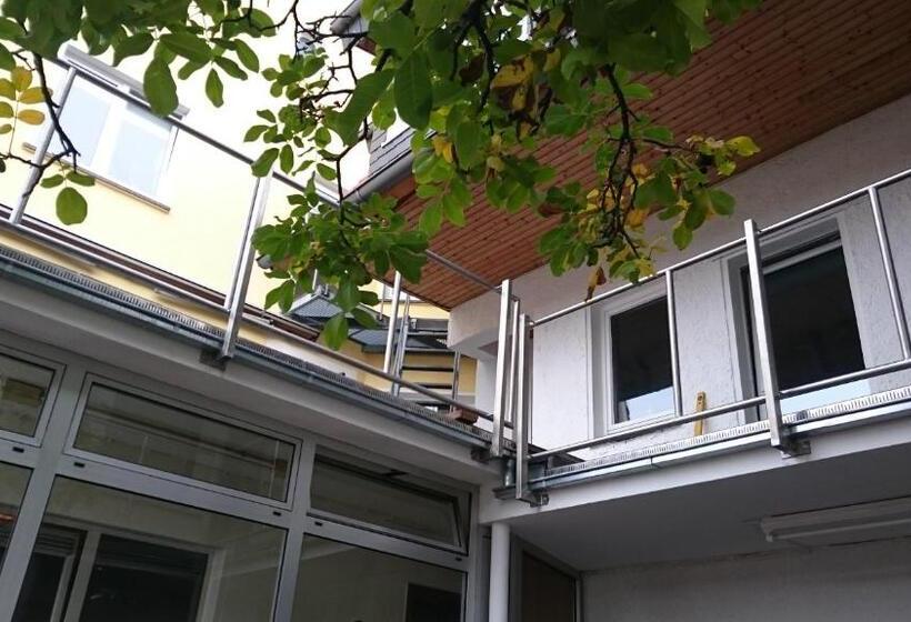 فندق Cafe Meynen