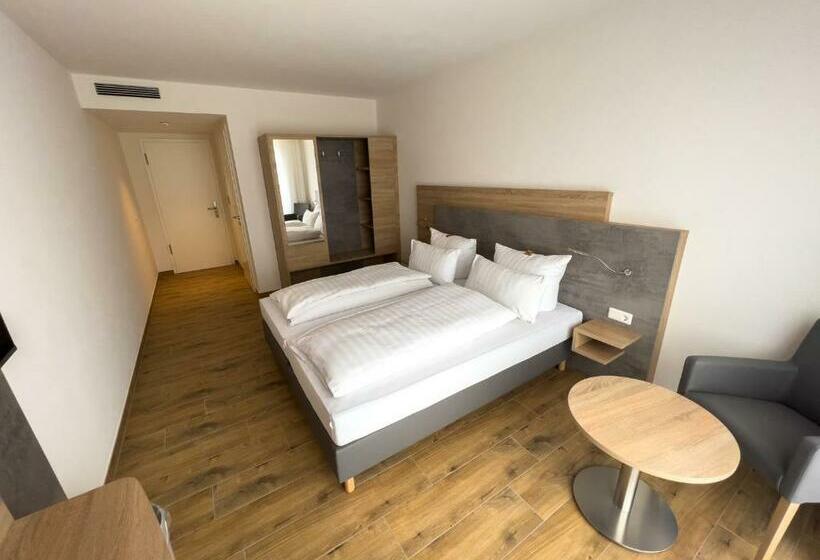 בית מלון כפרי Deutscher Hof