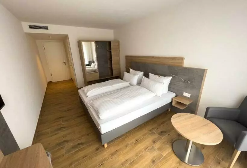 בית מלון כפרי Deutscher Hof