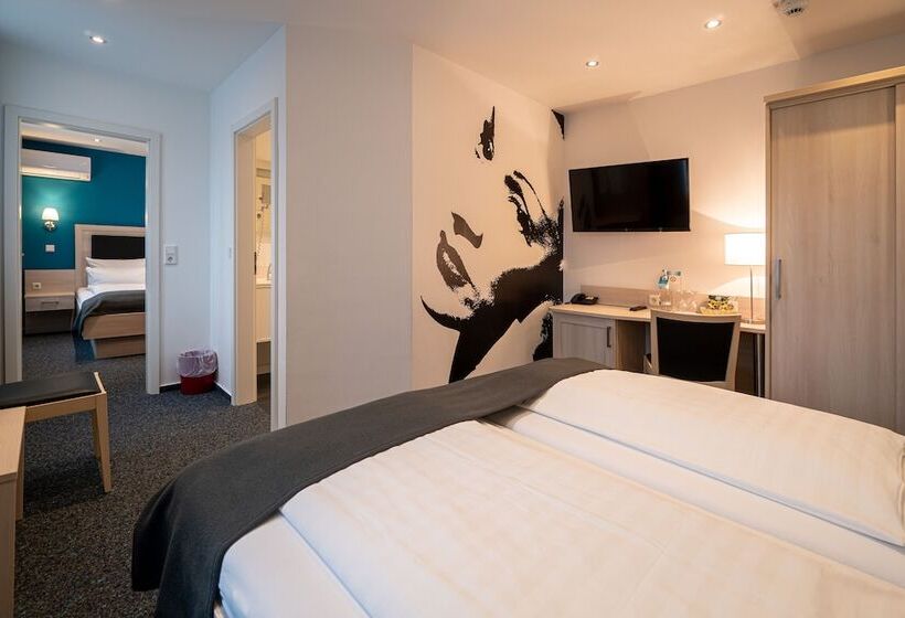 בית מלון כפרי Deutscher Hof