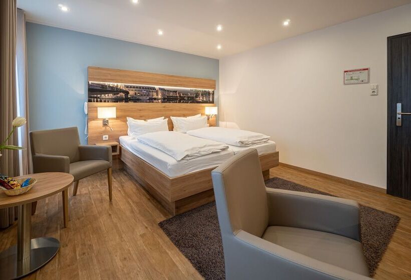 בית מלון כפרי Deutscher Hof