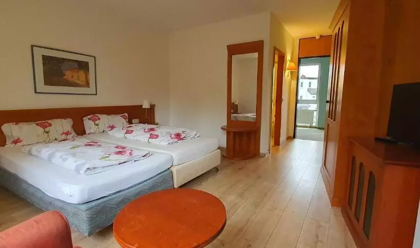 בית מלון כפרי Flörsheimer Hof