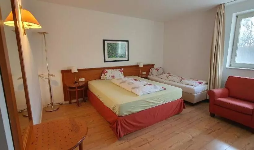 בית מלון כפרי Flörsheimer Hof