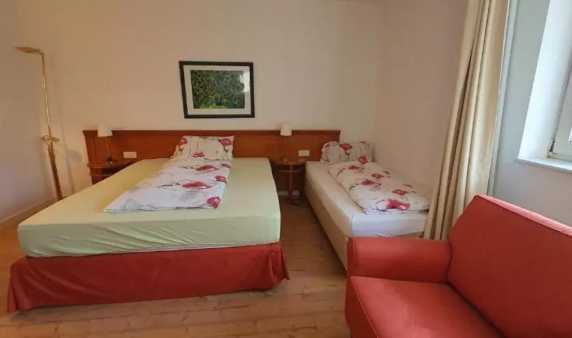 בית מלון כפרי Flörsheimer Hof