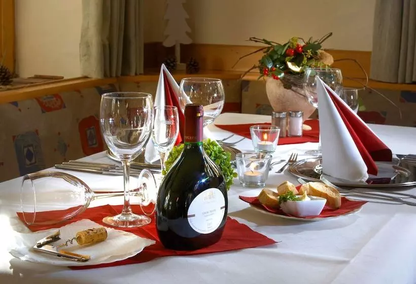 Отель Gasthof Zum Goldenen Lamm