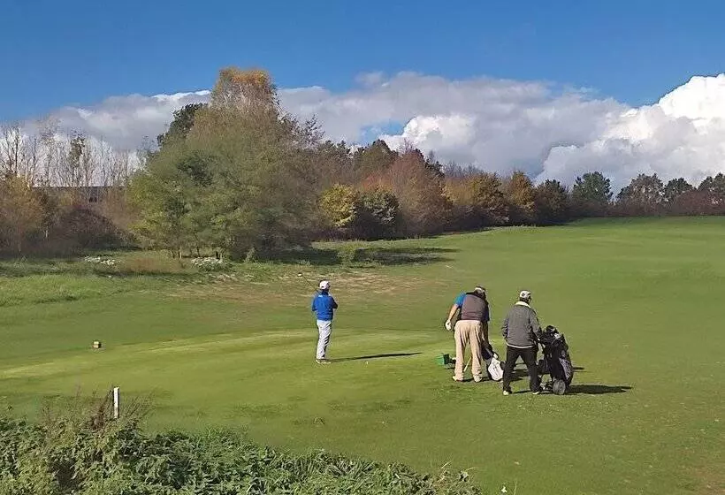 Отель Gasthof Zum Goldenen Lamm