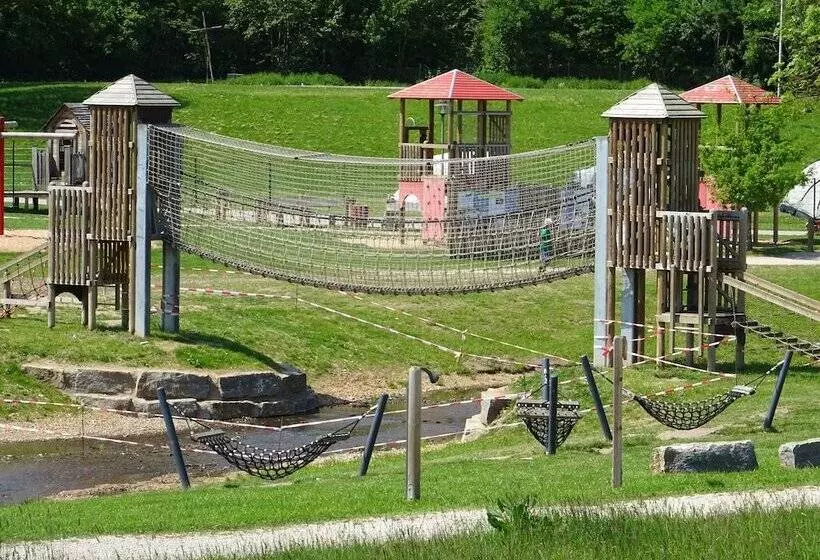 Отель Gasthof Zum Goldenen Lamm