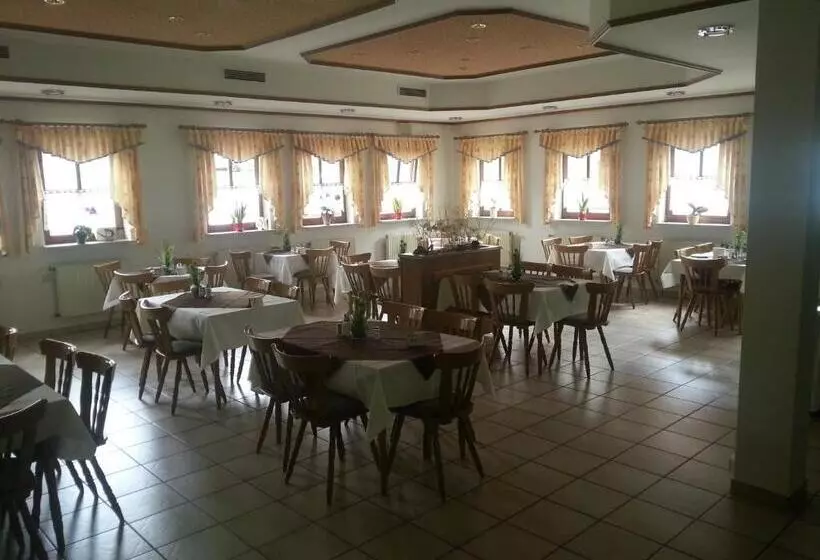 בית מלון כפרי Landgasthof Lang Zum Adler