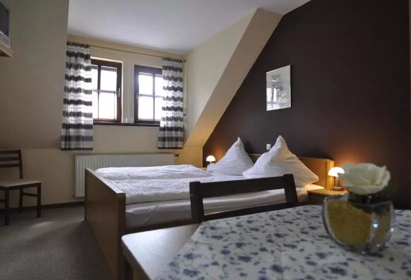 בית מלון כפרי Landgasthof Lang Zum Adler