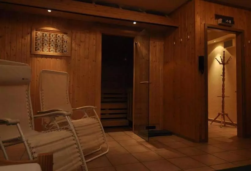 בית מלון כפרי Landgasthof Lang Zum Adler