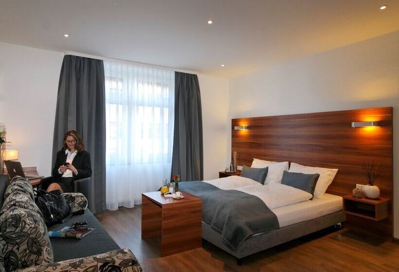 Schlotzeria Hotel I Café I Eis