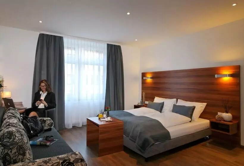 Schlotzeria Hotel I Café I Eis