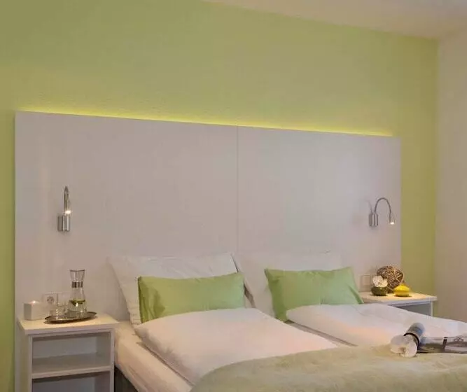 Schlotzeria Hotel I Café I Eis