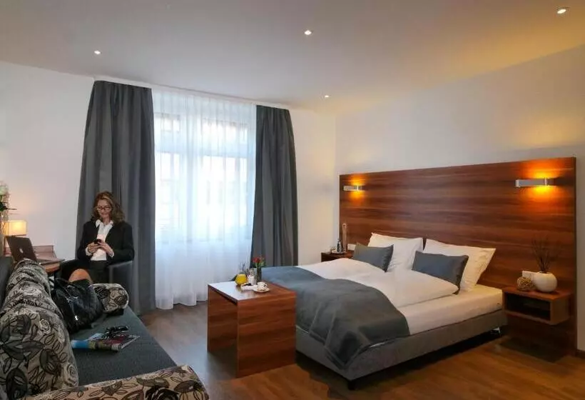 Schlotzeria Hotel I Café I Eis