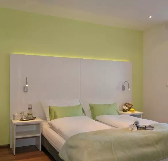 Schlotzeria Hotel I Café I Eis