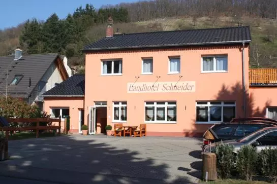 هتل Schneider Land