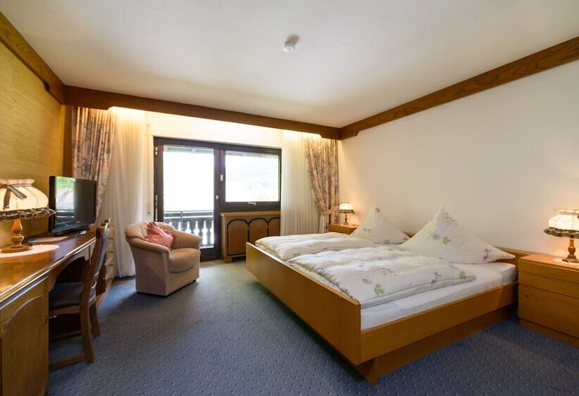 Hotelli Schwarzwald Schäfer