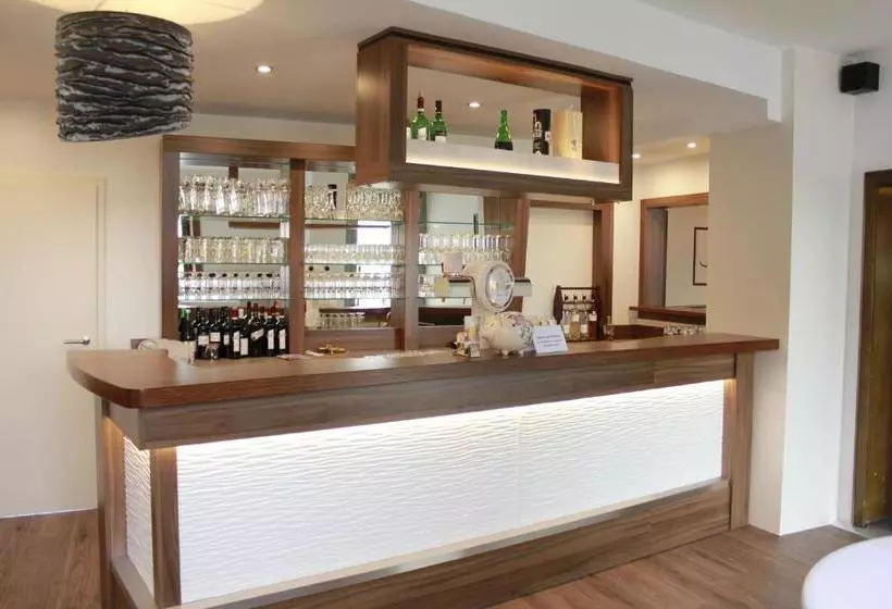 Ummen Hotel&restaurant