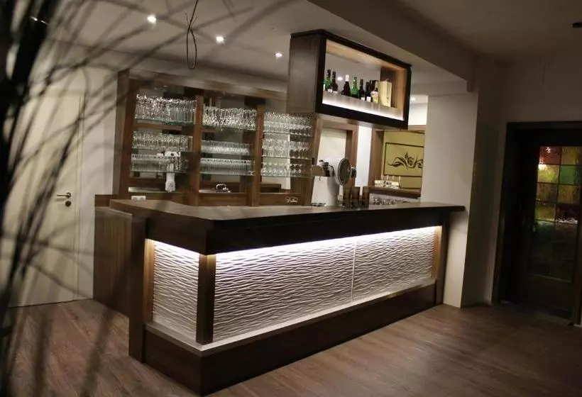 Ummen Hotel&restaurant