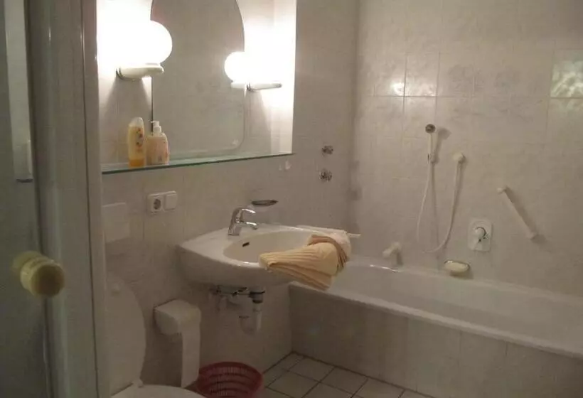 Пансион Erlebnislandgasthof Hotel Neiderhell