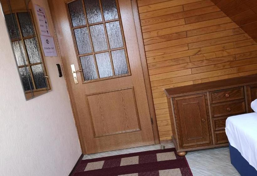 פנסיון Zum Erbacher Hof