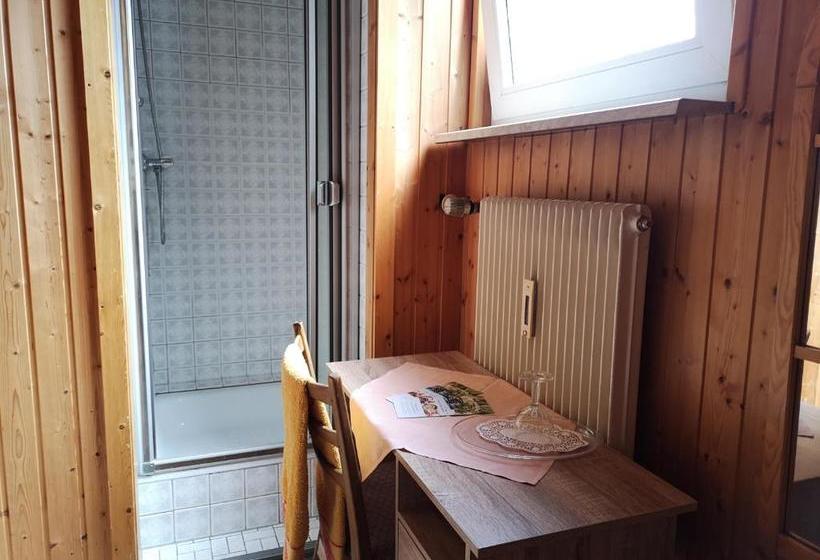 פנסיון Zum Erbacher Hof