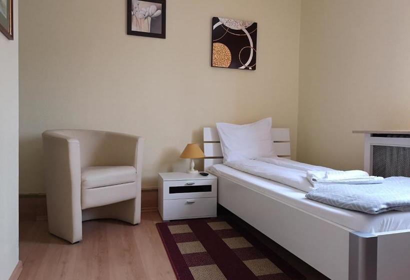 פנסיון Zum Erbacher Hof