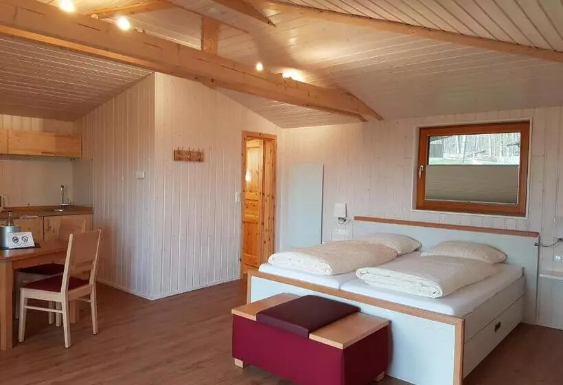 Waldquelle Baumhaushotel Aerzen