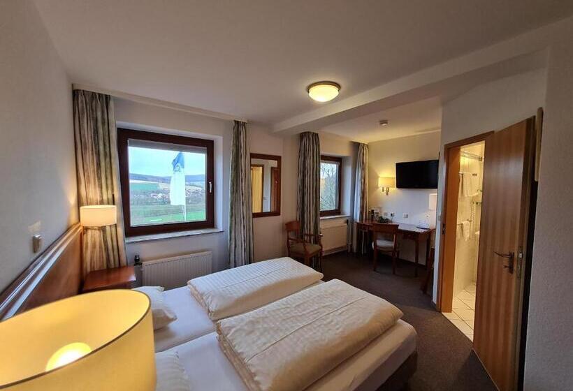 Waldquelle Baumhaushotel Aerzen