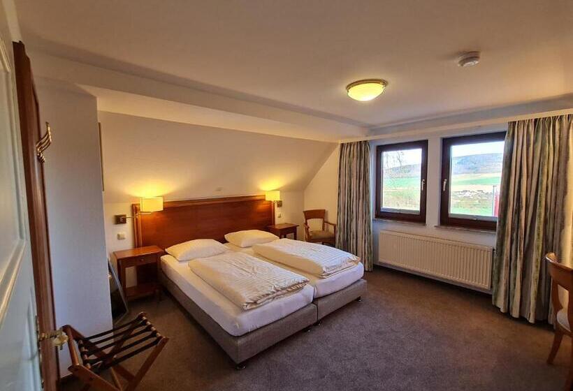 Waldquelle Baumhaushotel Aerzen