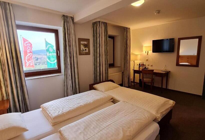 Waldquelle Baumhaushotel Aerzen