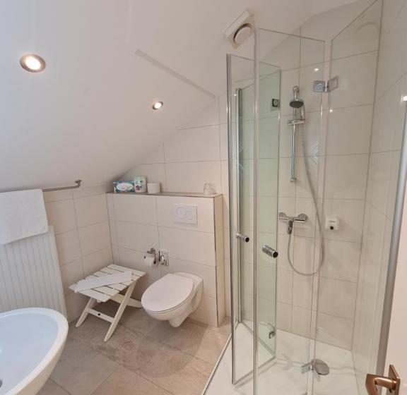 Waldquelle Baumhaushotel Aerzen