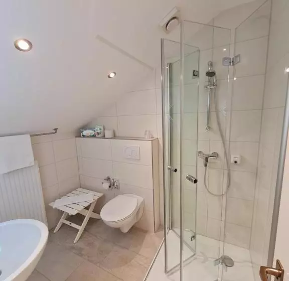 Waldquelle Baumhaushotel Aerzen