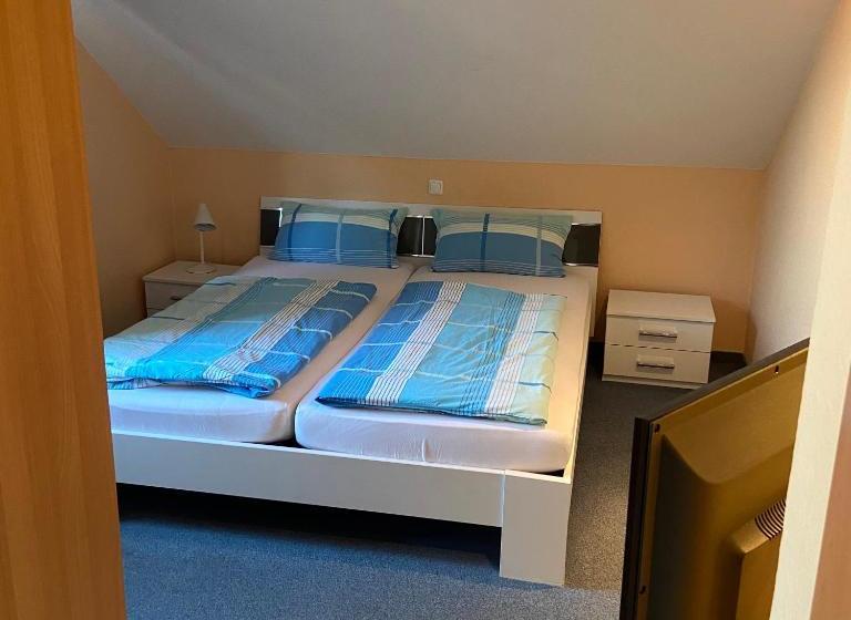 مبيت وإفطار Frühstückspension Klosterhof In Franken