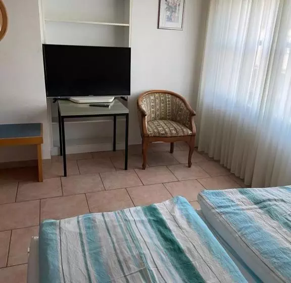 ベッドアンドブレックファースト Frühstückspension Klosterhof In Franken