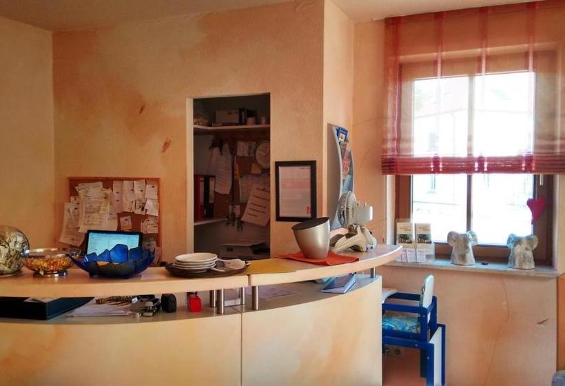 민박 Aparthotel Victoria