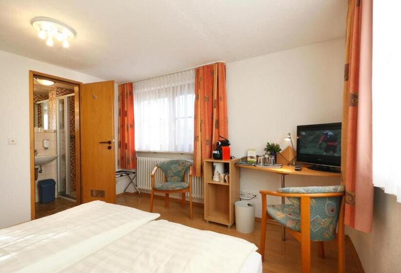 住宿加早餐  Pension Stern