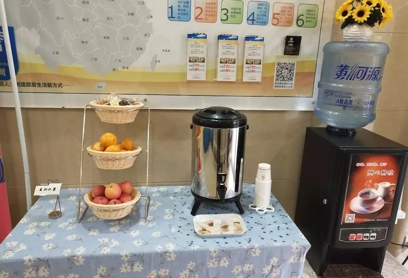 East Queen Hotel Zhong Shan Road