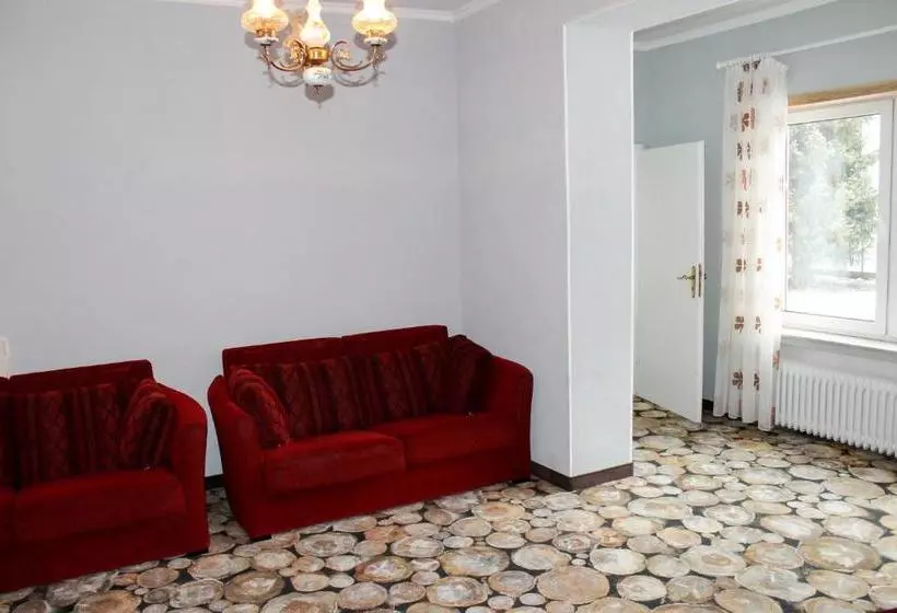 Hostel 2962