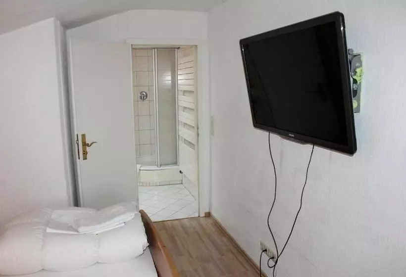 Hostel 2962