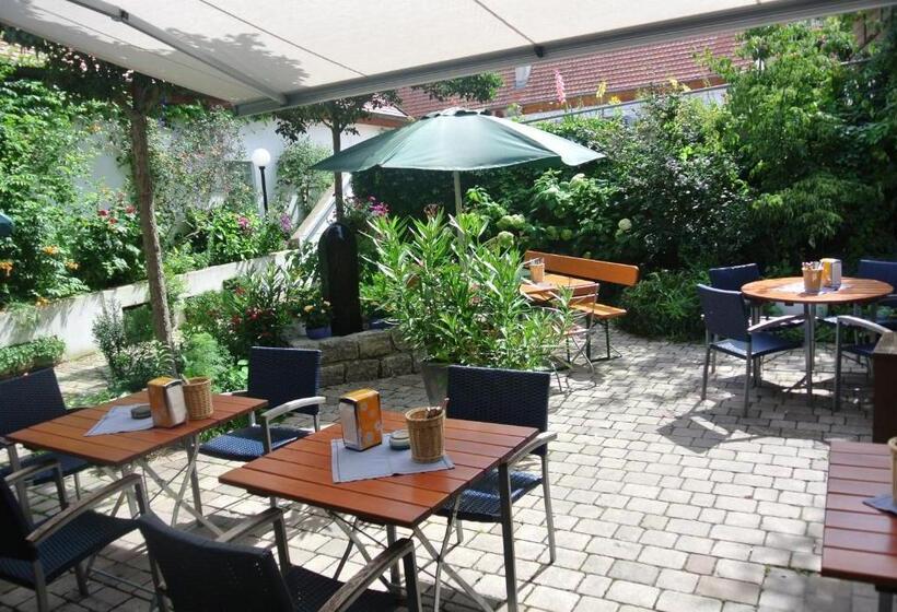 ホテル Restaurant Goldenes Lamm